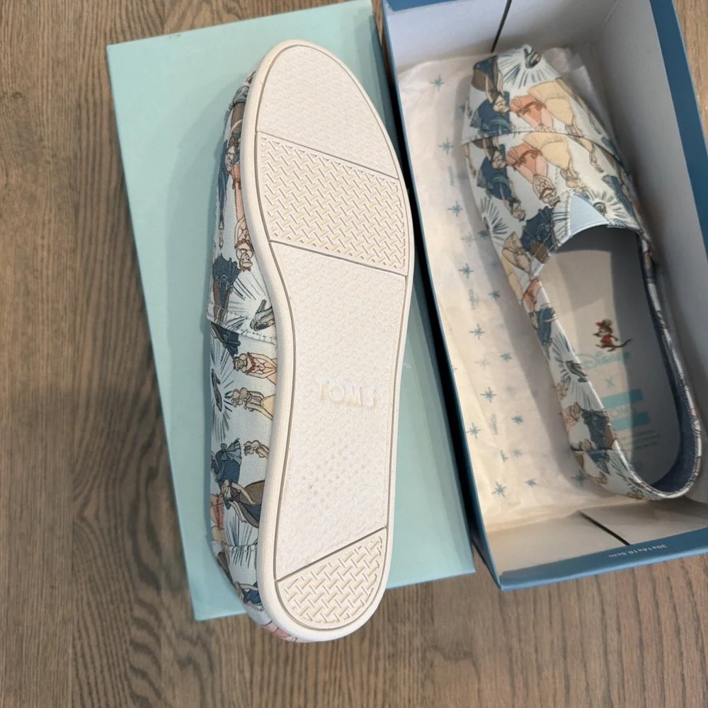 DISNEY X TOMS CLASSIC BLUE CINDERELLA Princess Slip-On Tennis Shoes Flats NIB 10